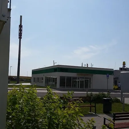 Stare Brynki Przy Stacji Bp Trójka *